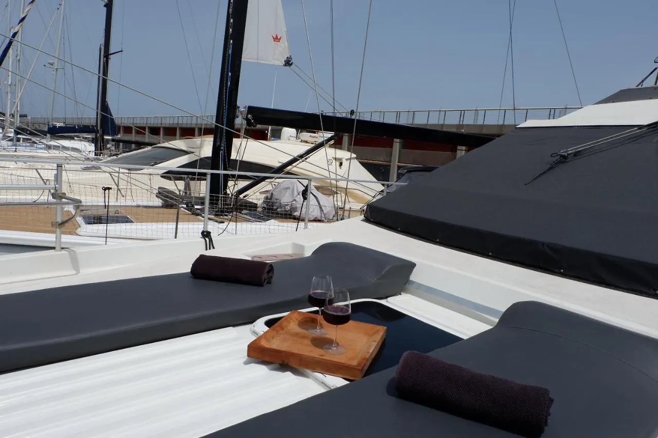 The Morgan Barcelona Yacht Hotell Båthotell
